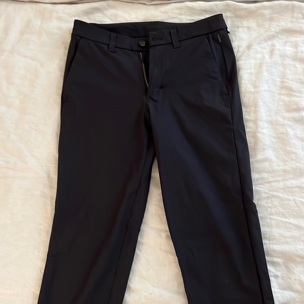 Lululemon Commission Pant Slim Fit 32” Inseam in Black